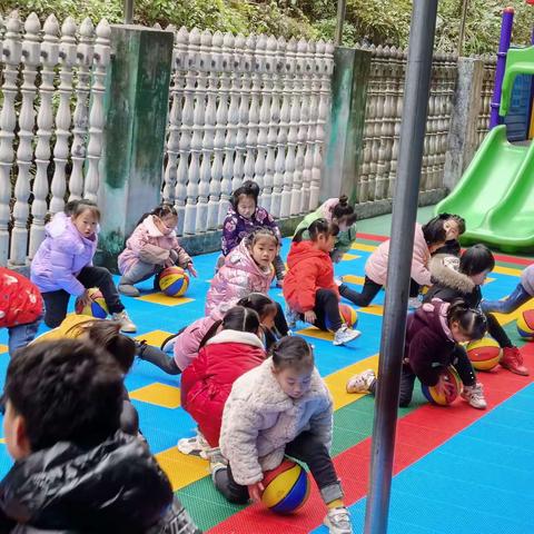 佳佳幼儿园大二班第十七周