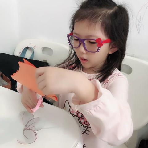 2019春节剪的纸拉花，过年了，为家里增添新年气氛啦