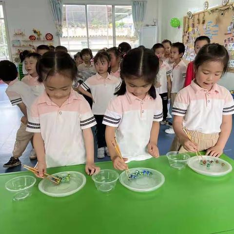 永福县幼儿园中2班孩子的六一儿童节及端午节