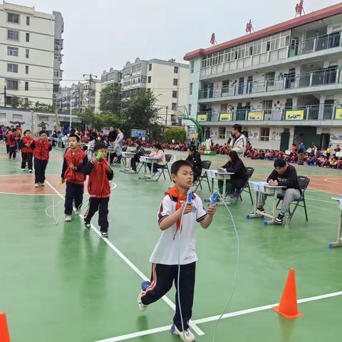 放飞梦想，“绳”彩飞扬---保定市厚福盈小学开展跳绳比赛活动