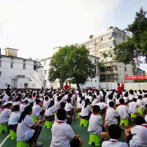 字字融入报国志，声声传颂爱国心，             一一记湛江市华港学校北桥校区“喜迎中秋，欢度国庆”系列活动