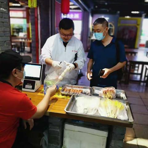 潞州区市场监管局开展六一节食品安全快检活动