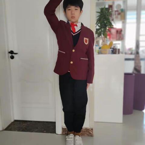 阳谷外国语学校四年级一班“一次特殊的升旗仪式”