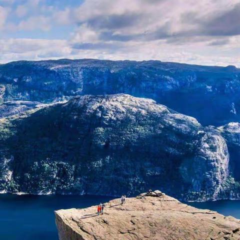 大班主题《爬山去》