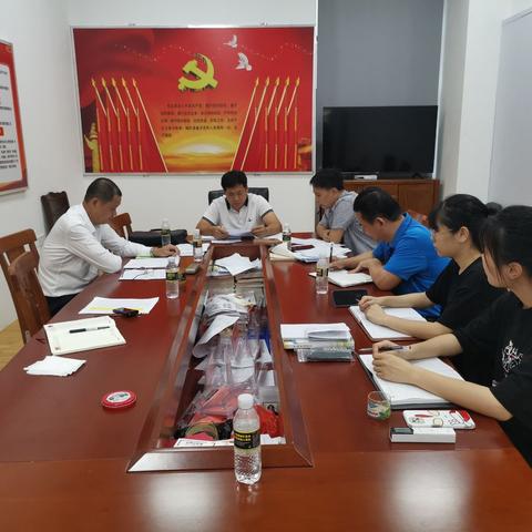 王开博局长带队到县体育中心调研指导工作