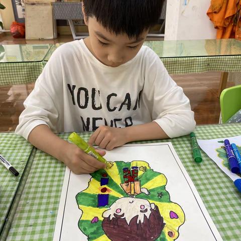 hello艺术二级班《可爱的漫画男孩》