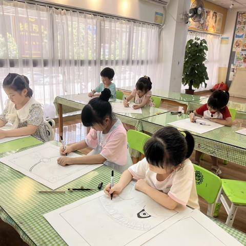 hello艺术二级班《黑白京剧熊猫》