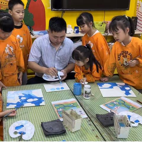 hello艺术二级班《锦鲤》