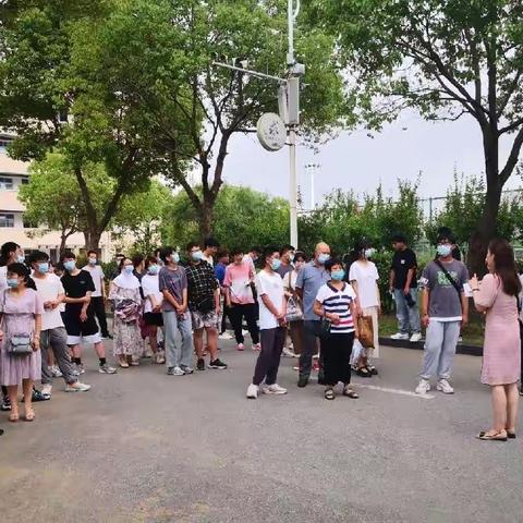 泗洪中等专业学校为泗洪姜堰实验学校设专场招生会