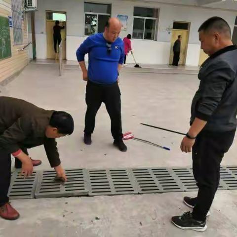 一言一行彰显校园文明，一点一滴凝聚创卫热情