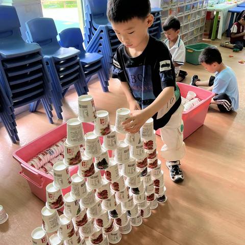 活泼可爱的小帅哥赵裕华