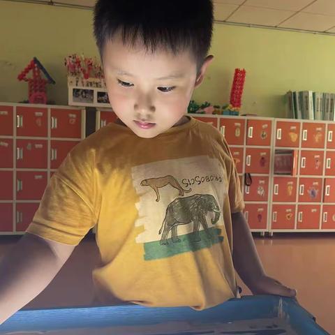 活泼可爱的小帅哥齐文煊