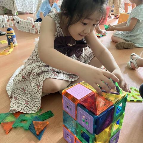 才华横溢的小仙女曾诺琳（副本）