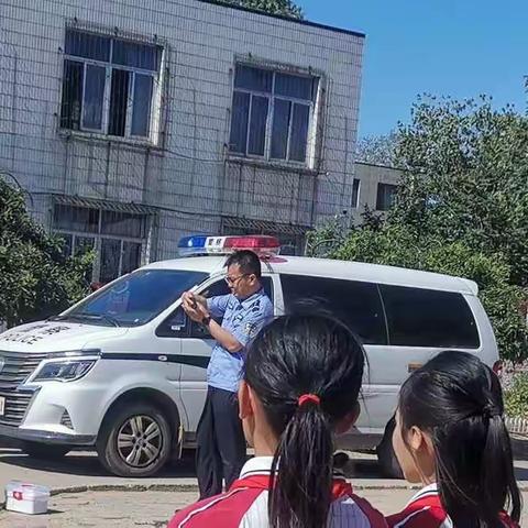 李各庄小学警校共建活动纪实