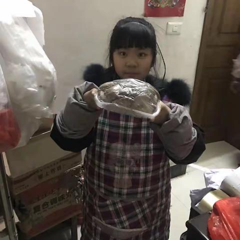 大家好！我是池阳小学四年级1班杨昕怡，正在参加池阳小学微实践“微家务”活动.我参与，我快乐