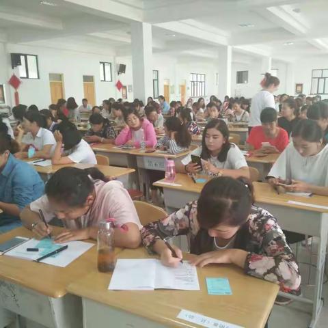 （41号蔡金花）推进教师培训 立促教育惠民吉木萨尔县组织2017年幼儿园转岗、新招聘保教人员培训