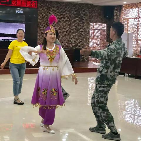 吉木萨尔县财政局赴县武装部开展“和谐鱼水情  醉美一家亲”主题党日暨军民共建活动
