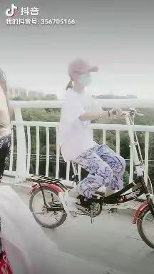 大家好我是池阳小学四年级三班王羽墨，我正在参加“喜迎二十大，争做好少年”的微实践活动