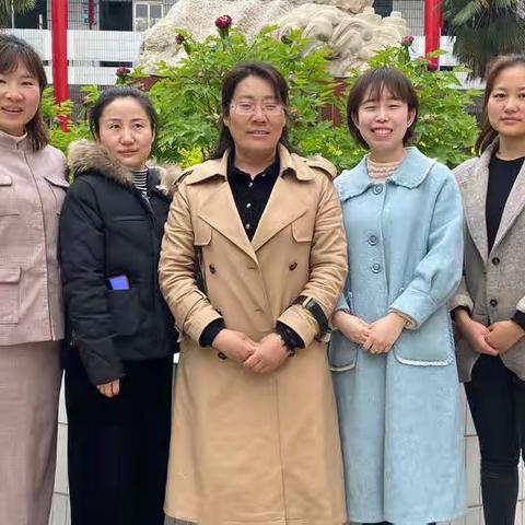如切如蹉竞技艺，如琢如磨提素质———陈赞赞青蓝工作室举行微型课竞赛