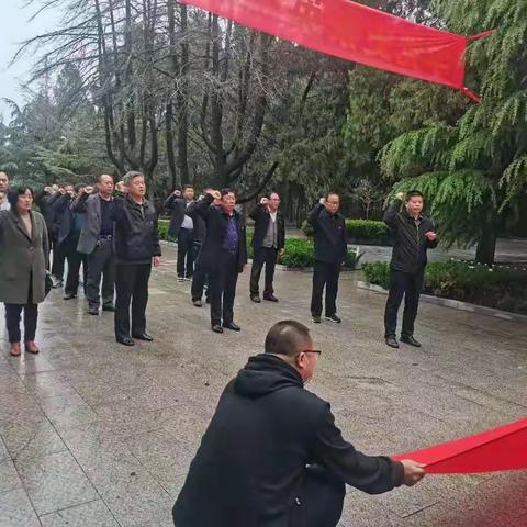 缅怀革命先烈  传承红色基因     ---县水务局开展党史学习教育主题活动