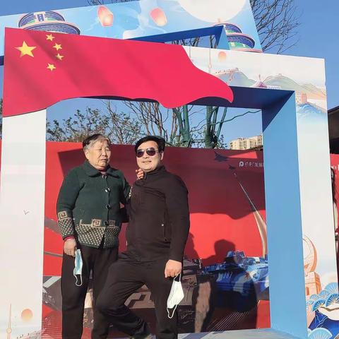 和妈妈去看兵器展