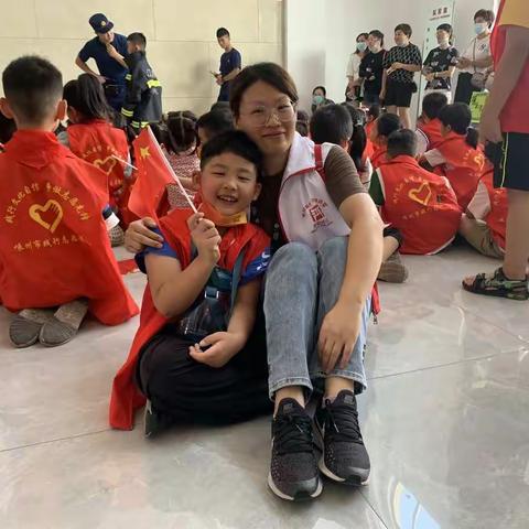 我心中最闪亮的“星星”——记助人为乐的妈妈