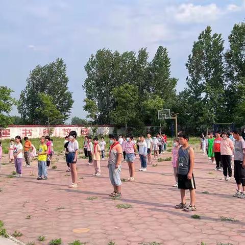 消防演练，安全同行——韩张镇第二实验小学消防演练