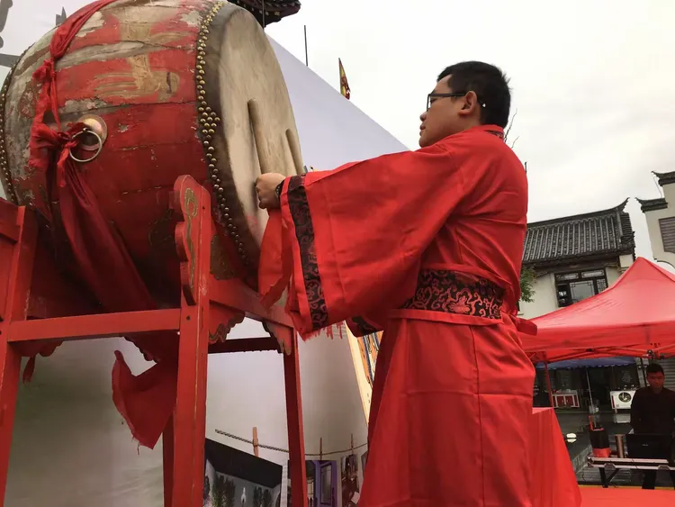 年级主任擂响开场鼓