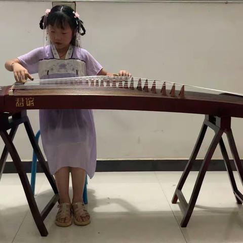 大家好！我叫刘欣颖，我是池阳小学三年级小学生，我正在参与池阳小学2021童心向党礼赞百年“主题，微实践活动！