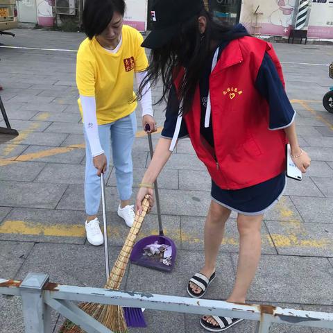 “巾帼心向党，创卫立新功”杨庄社区妇女姐妹在行动