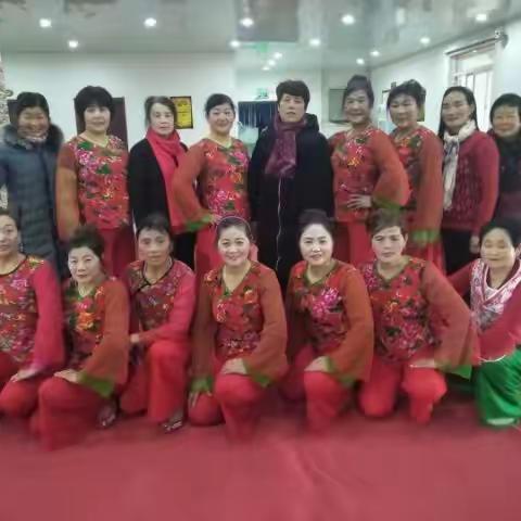 六套海燕广场舞协会，姐妹们在一起好开心，个个都是好样，好棒。❤❤❤❤❤❤❤❤❤❤❤❤🌹🌹🌹🌹🌹🌹🌹🌹