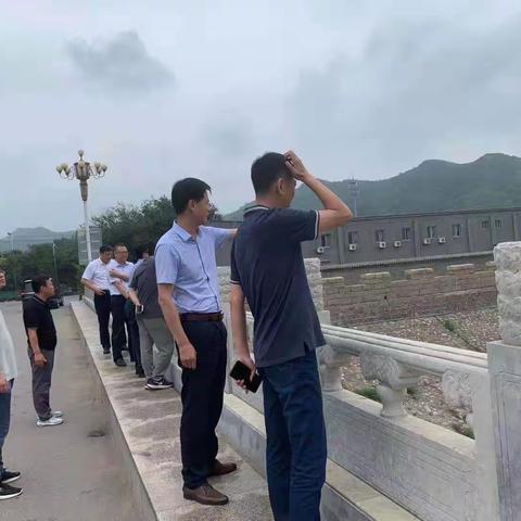 崔万峰副市长带队巡查潮河古北口断面