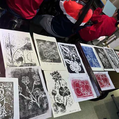 一版一故事    一画一世界 ——大悟思源实验学校版画社团