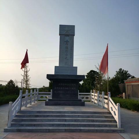 牢记党的历史，缅怀革命先烈 －－第六小学党员志愿者祭扫烈士墓活动