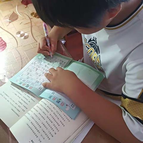 大家好，我是池阳小学四年级4班的周笑妍，我正在参加池阳小学“喜迎二十大，争做好少年”主题微实践—微旅行主题！