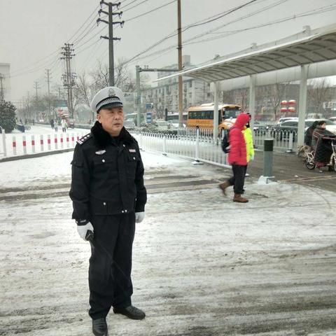 为丛台大队雪“警”点赞!👍👍👍