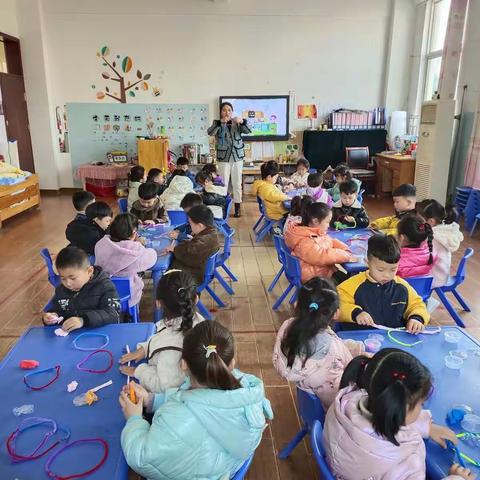 以爱之名，温暖我心—怀文中学附属幼儿园中11班女神节活动