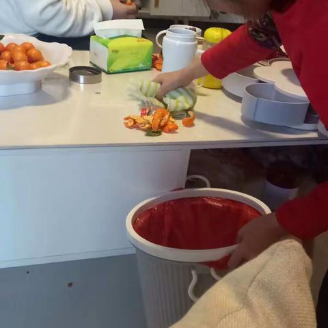 大家好，我是池阳小学三年级四班梁阳可裕，我正在参加学校组织的“微实践，做中学”传统美德我赞扬活动！