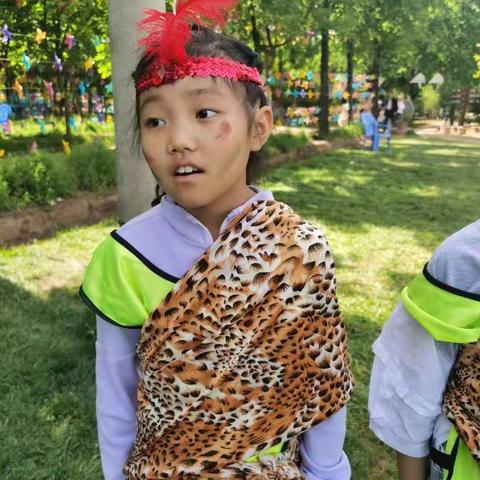 我是池阳小学三年级四班梁阳可裕，我正在参见“微实践 做中学”生活实践活动，游一游