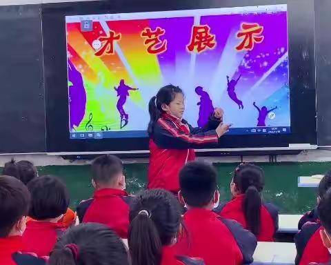 孩子们学习之余，劳逸结合 才艺展示——驼人小学