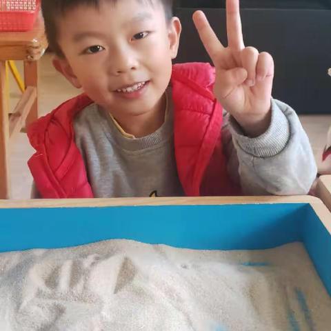 海贝尔幼儿园大三班第四期表扬会