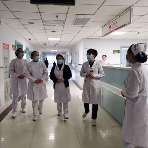 “慈心仁术，垣儿陪护”儿科