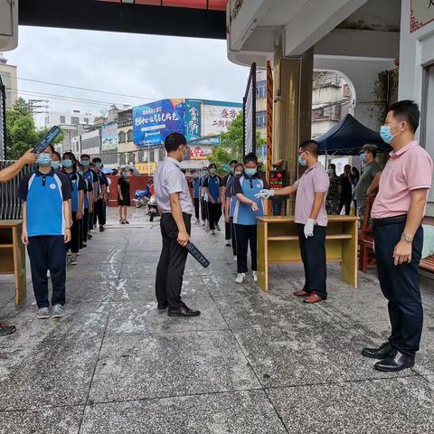 未雨绸缪，平安中考 ——电白二中考点疫情防控应急演练