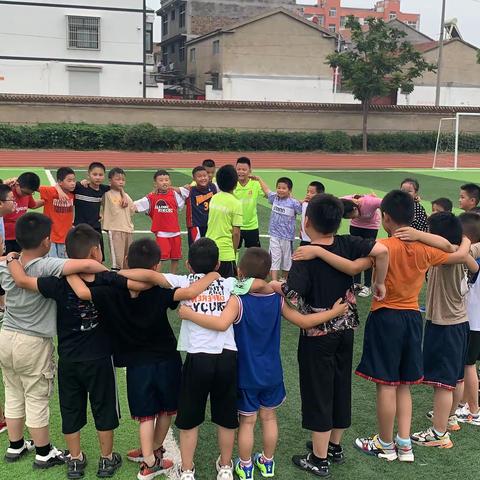 奔跑吧，少年——黄集实小足球兴趣小组暑期活动剪影