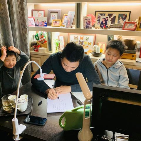 “抗疫迎春”专辑（十一）以字会友 以琴为伴空中亲子书法活动