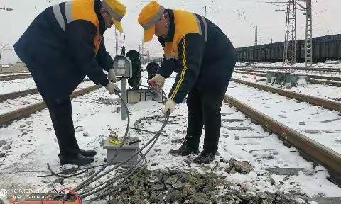 瑞雪兆丰年，作为保安全。