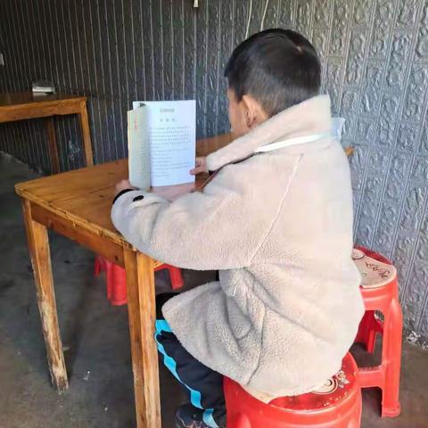 书，能让我增长知识！