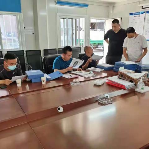 凤城街道对中铁十局吴花园棚改安置项目资料检查