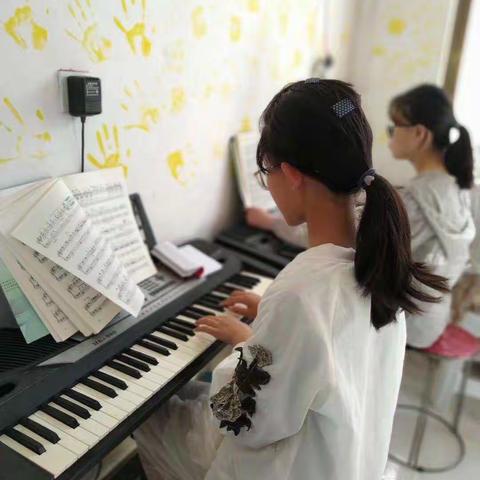 古贤小脚丫艺术学校电子琴