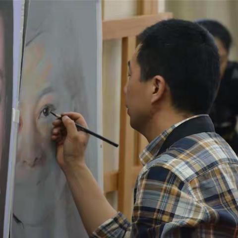 青少年活动中心特聘教师河南省美术家协会——王凯
